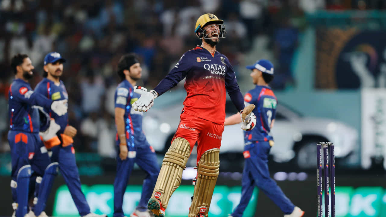 IPL 2025: ಲಕ್ನೋ ವಿರುದ್ಧ ಗೆದ್ದು ಟಾಪ್ 2 ತಂಡವಾಗಿ ಪ್ಲೇಆಫ್ಗೆ ಎಂಟ್ರಿಕೊಟ್ಟ ಆರ್ಸಿಬಿ IPL 2025: ಲಕ್ನೋ ವಿರುದ್ಧ ಗೆದ್ದು ಟಾಪ್ 2 ತಂಡವಾಗಿ ಪ್ಲೇಆಫ್ಗೆ ಎಂಟ್ರಿಕೊಟ್ಟ ಆರ್ಸಿಬಿ