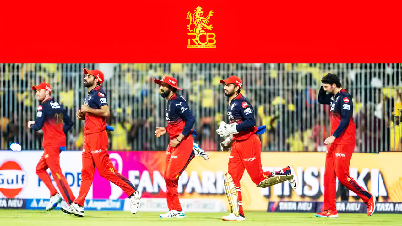 IPL 2025: ಇಂಡಿಯನ್ ಪ್ರೀಮಿಯರ್ ಲೀಗ್ ಸೀಸನ್-18 ರಲ್ಲಿ ರಾಯಲ್ ಚಾಲೆಂಜರ್ಸ್ ಬೆಂಗಳೂರು (RCB) ಈವರೆಗೆ 11 ಪಂದ್ಯಗಳನ್ನಾಡಿದೆ. ಈ ಹನ್ನೊಂದು ಮ್ಯಾಚ್​ಗಳಲ್ಲಿ ಆರ್​ಸಿಬಿ ತಂಡ 8 ಪಂದ್ಯಗಳಲ್ಲಿ ಜಯ ಸಾಧಿಸಿದರೆ, ಮೂರು ಮ್ಯಾಚ್​ಗಳಲ್ಲಿ ಮುಗ್ಗರಿಸಿದೆ. ಈ ಮೂಲಕ ಒಟ್ಟು 16 ಅಂಕಗಳೊಂದಿಗೆ ಅಂಕ ಪಟ್ಟಿಯಲ್ಲಿ ಮೊದಲ ಸ್ಥಾನದಲ್ಲಿದೆ.