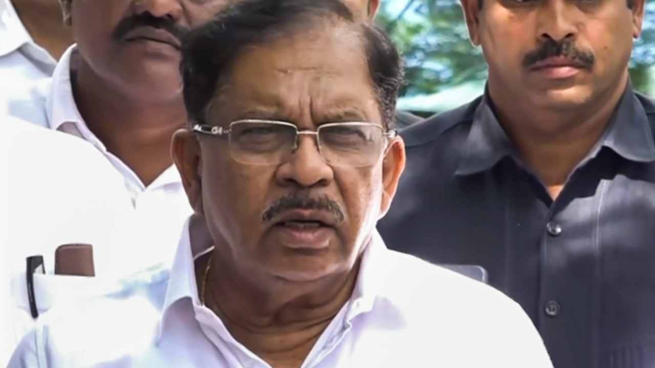 ಕರಾವಳಿ ಭಾಗವನ್ನು ಸೂಕ್ಷ್ಮವಾಗಿ ಪರಿಗಣಿಸಿದ್ದೇವೆ, ಮುಲಾಜಿಲ್ಲದೇ ಕ್ರಮ: ಗೃಹ ಸಚಿವ ಪರಮೇಶ್ವರ್ ಕರಾವಳಿ ಭಾಗವನ್ನು ಸೂಕ್ಷ್ಮವಾಗಿ ಪರಿಗಣಿಸಿದ್ದೇವೆ, ಮುಲಾಜಿಲ್ಲದೇ ಕ್ರಮ: ಗೃಹ ಸಚಿವ ಪರಮೇಶ್ವರ್