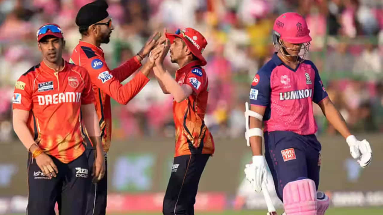 IPL 2025: ಮತ್ತೊಂದು ಗೆಲ್ಲುವ ಪಂದ್ಯ ಕೈಚೆಲ್ಲಿದ ರಾಜಸ್ಥಾನ್; ಆರ್ಸಿಬಿಗೆ ಹೆಚ್ಚಿದ ಸಂಕಷ್ಟ IPL 2025: ಮತ್ತೊಂದು ಗೆಲ್ಲುವ ಪಂದ್ಯ ಕೈಚೆಲ್ಲಿದ ರಾಜಸ್ಥಾನ್; ಆರ್ಸಿಬಿಗೆ ಹೆಚ್ಚಿದ ಸಂಕಷ್ಟ