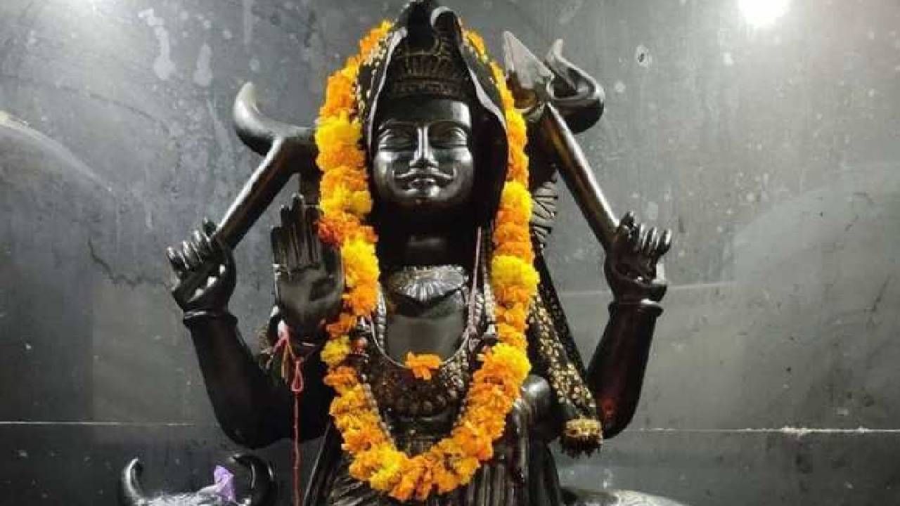 Saturday Puja Tips: ಶನಿ ಸಾಡೇಸಾತಿಯಿಂದ ಮುಕ್ತಿ ಪಡೆಯಲು ಶನಿವಾರ ಈ ಪರಿಹಾರಗಳನ್ನು ಅನುಸರಿಸಿ