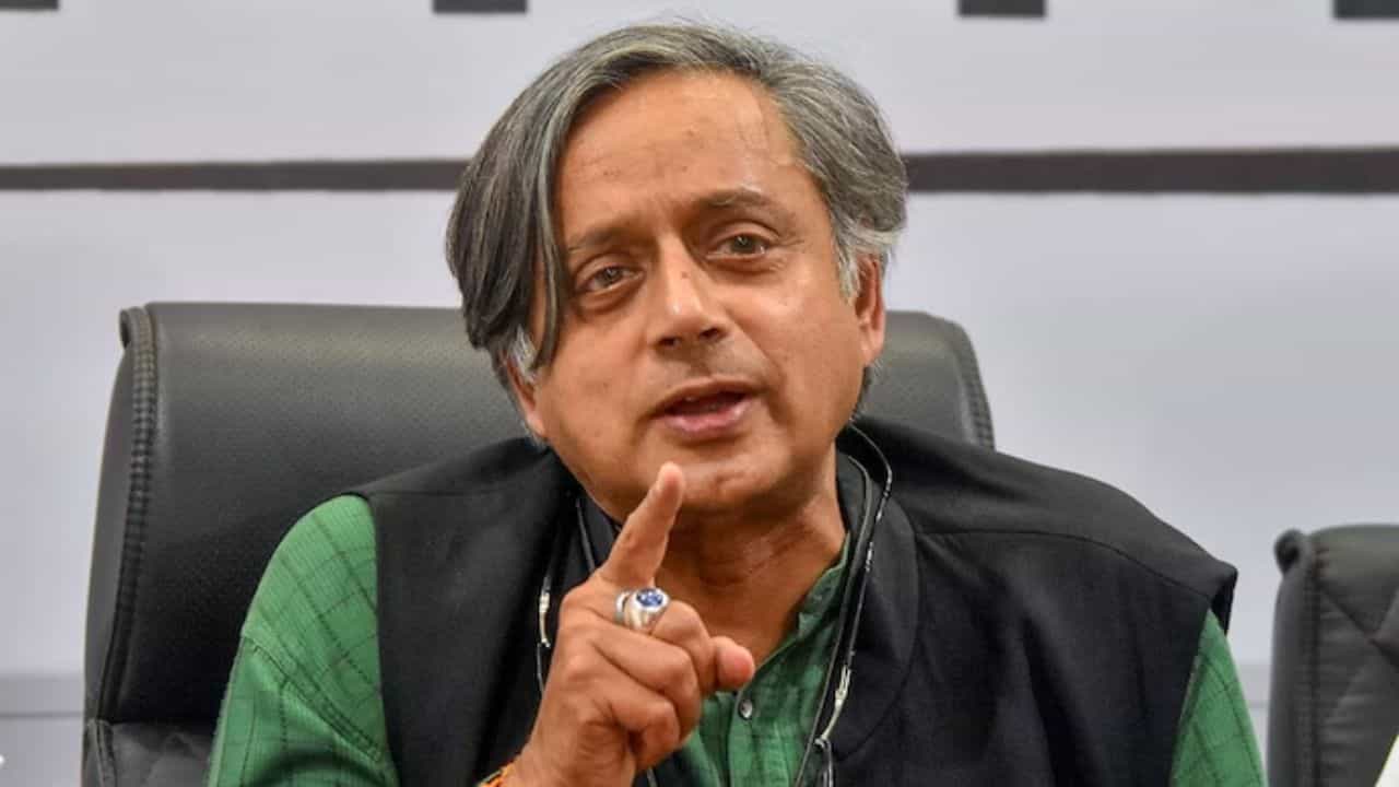 ಪಾಕ್​​​ ಪರ ನಿಮ್ಮ ಹೇಳಿಕೆ ನಮಗೆ ನಿರಾಶೆ ತಂದಿದೆ ಎಂದ ತರೂರ್, ಹೇಳಿಕೆಯಿಂದ ಹಿಂದೆ ಸರಿದ ಕೊಲಂಬಿಯಾ