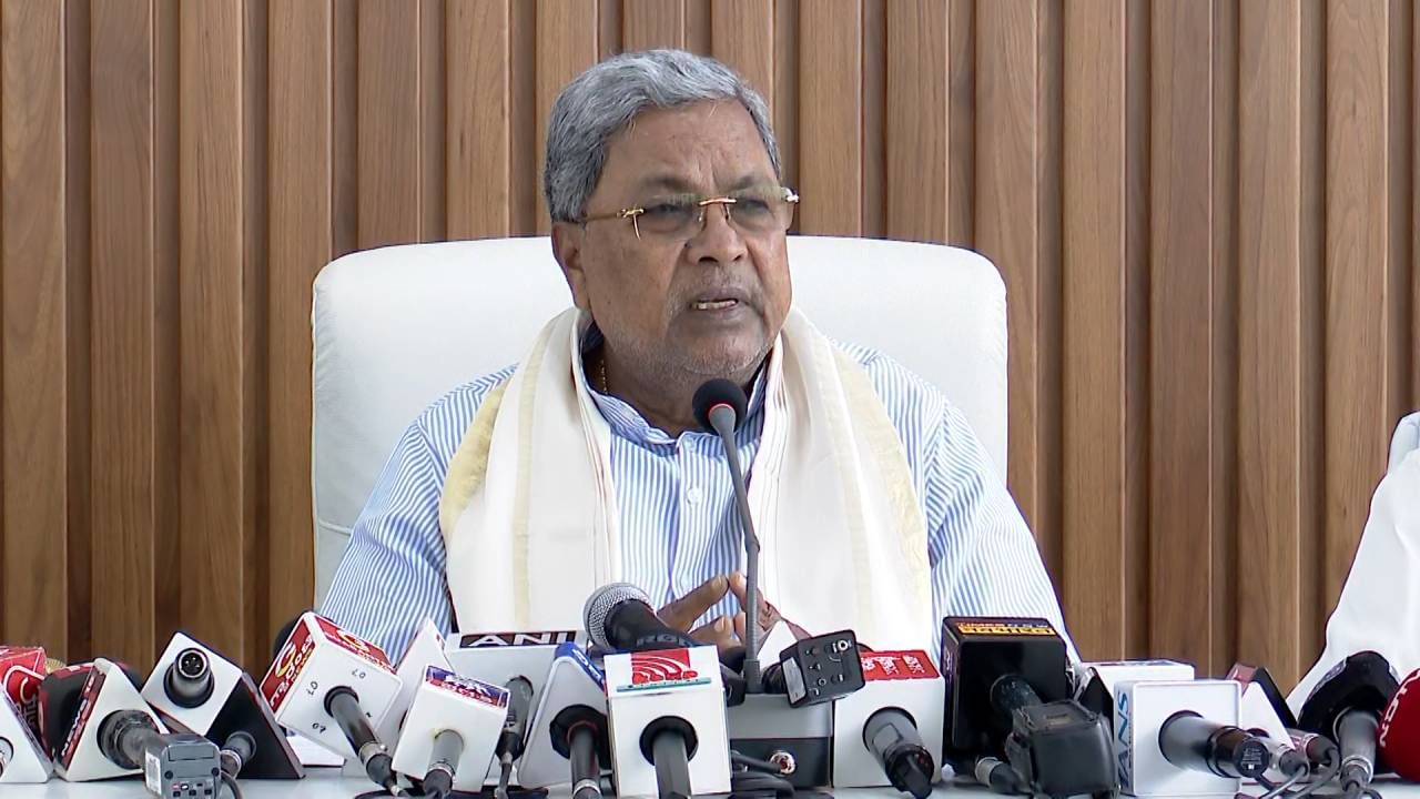 ಕೇಂದ್ರ ಸರ್ಕಾರದ ಜನಗಣತಿ ಜೊತೆಗೆ ಜಾತಿಗಣತಿ ನಿರ್ಧಾರ ಸ್ವಾಗತಿಸುವೆ: ಸಿದ್ದರಾಮಯ್ಯ ಕೇಂದ್ರ ಸರ್ಕಾರದ ಜನಗಣತಿ ಜೊತೆಗೆ ಜಾತಿಗಣತಿ ನಿರ್ಧಾರ ಸ್ವಾಗತಿಸುವೆ: ಸಿದ್ದರಾಮಯ್ಯ