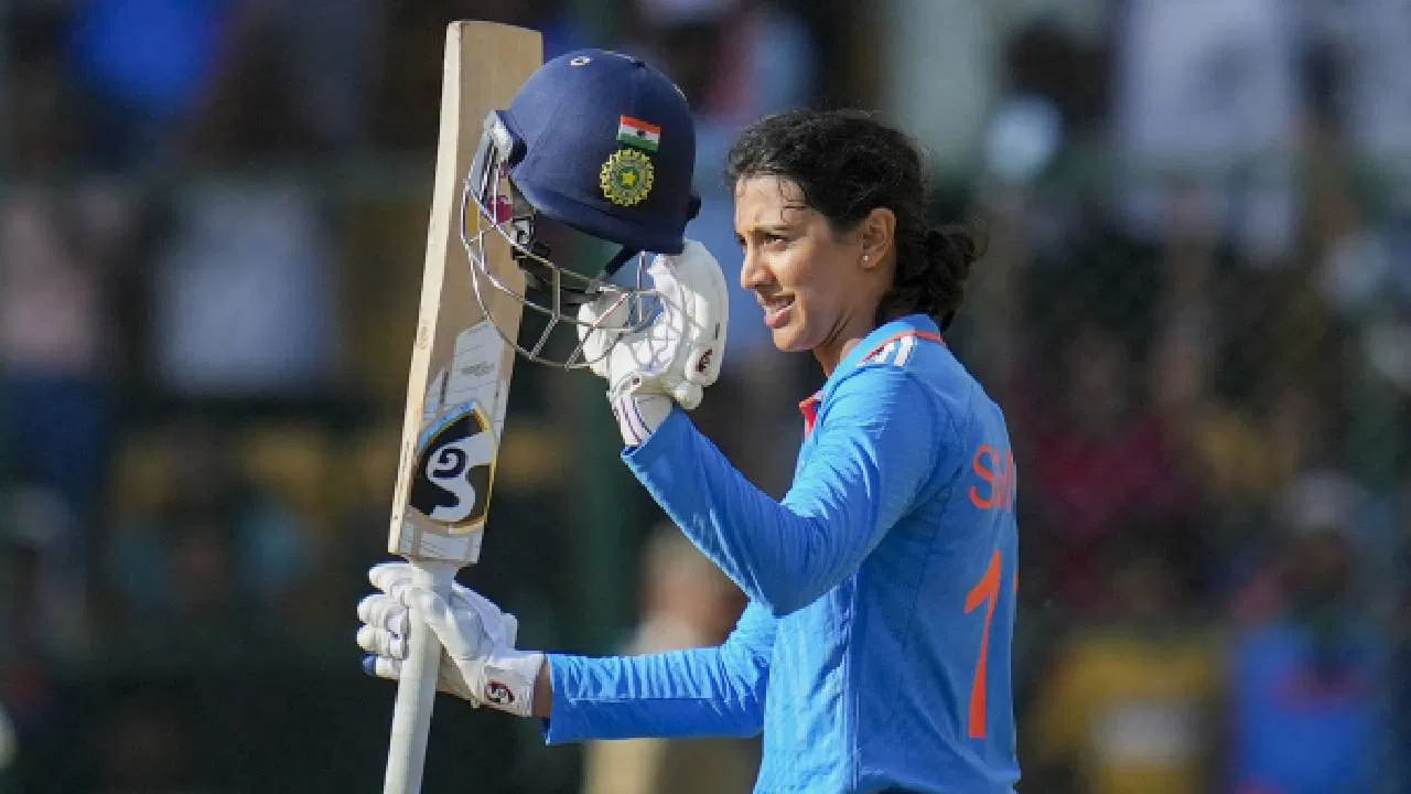 ಈ ಮೂಲಕ ಕೇವಲ 92 ಎಸೆತಗಳಲ್ಲಿ ಶತಕ ಪೂರೈಸಿದರು. ವಿಶೇಷ ಎಂದರೆ ಇದು ಸ್ಮೃತಿ ಮಂಧಾನ ಅವರ 11ನೇ ಏಕದಿನ ಶತಕ. ಈ ಸೆಂಚುರಿಯೊಂದಿಗೆ ಮಹಿಳಾ ಏಕದಿನ ಕ್ರಿಕೆಟ್ನಲ್ಲಿ ಅತ್ಯಧಿಕ ಶತಕ ಸಿಡಿಸಿದ ಮೂರನೇ ಬ್ಯಾಟರ್ ಎನಿಸಿಕೊಂಡಿದ್ದಾರೆ. ಹಾಗೆಯೇ ವುಮೆನ್ಸ್ ಕ್ರಿಕೆಟ್ನಲ್ಲಿ 10 ಕ್ಕಿಂತ ಅಧಿಕ ಶತಕ ಸಿಡಿಸಿ ಮೊದಲ ಭಾರತೀಯ ಆಟಗಾರ್ತಿ ಹಾಗೂ ವಿಶ್ವದ ಮೂರನೇ ಬ್ಯಾಟರ್ ಎಂಬ ಹೆಗ್ಗಳಿಕೆಗೂ ಪಾತ್ರರಾಗಿದ್ದಾರೆ.