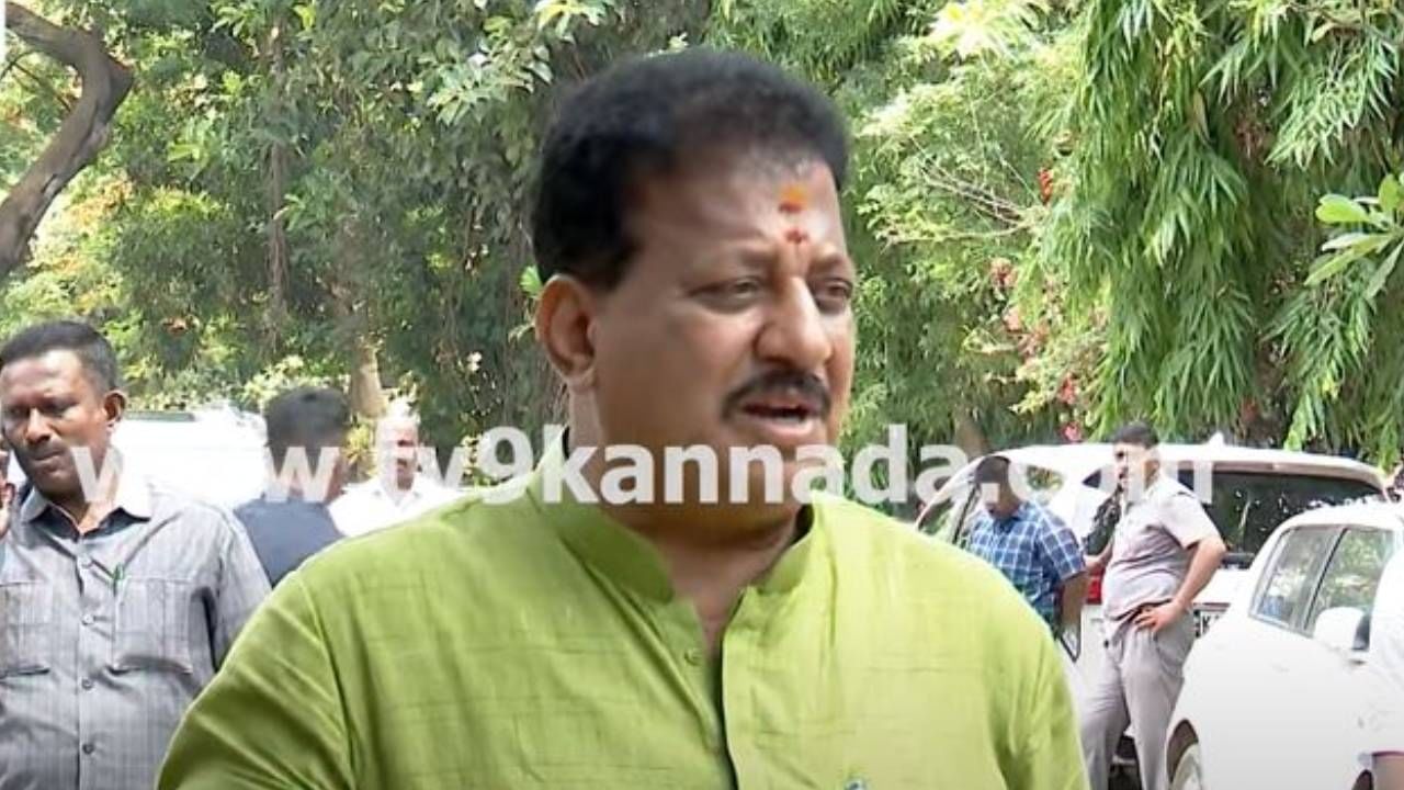 ಶಿವಾನಂದ ಪಾಟೀಲ್ ಮತ್ತು ಬಸನಗೌಡ ಯತ್ನಾಳ್ ಒಟ್ಟಿಗೆ ಹೋಗಿ ರಾಜೀನಾಮೆ ಸಲ್ಲಿಸಲಿ: ಎಸ್​ಅರ್ ವಿಶ್ವನಾಥ್