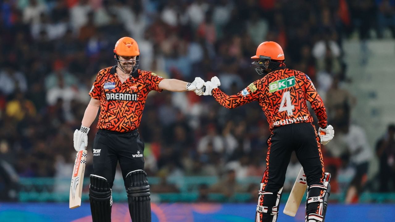 ಪಂದ್ಯದ ಬಗ್ಗೆ ಹೇಳುವುದಾದರೆ, ಮೊದಲು ಬ್ಯಾಟ್ ಮಾಡಿದ ಸನ್ರೈಸರ್ಸ್ ಹೈದರಾಬಾದ್ 20 ಓವರ್ಗಳಲ್ಲಿ 231 ರನ್ ಗಳಿಸಿತು. ಹೈದರಾಬಾದ್ ಪರ ಇಶಾನ್ ಕಿಶನ್ 94 ರನ್, ಅಭಿಷೇಕ್ ಶರ್ಮಾ 34 ರನ್, ಹೆನ್ರಿಕ್ ಕ್ಲಾಸೆನ್ 24 ಮತ್ತು ಅನಿಕೇತ್ ವರ್ಮಾ 26 ರನ್ ಗಳಿಸಿದರು.