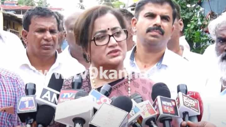ಕಮಲ್ ಹಾಸನ್ ಕನ್ನಡಿಗರ ಕ್ಷಮೆ ಯಾಚಿಸಿದರೂ ಅವರು ಮಾತಾಡಿದ್ದು ತಪ್ಪು: ಸುಮಲತಾ ಅಂಬರೀಶ್ ಕಮಲ್ ಹಾಸನ್ ಕನ್ನಡಿಗರ ಕ್ಷಮೆ ಯಾಚಿಸಿದರೂ ಅವರು ಮಾತಾಡಿದ್ದು ತಪ್ಪು: ಸುಮಲತಾ ಅಂಬರೀಶ್