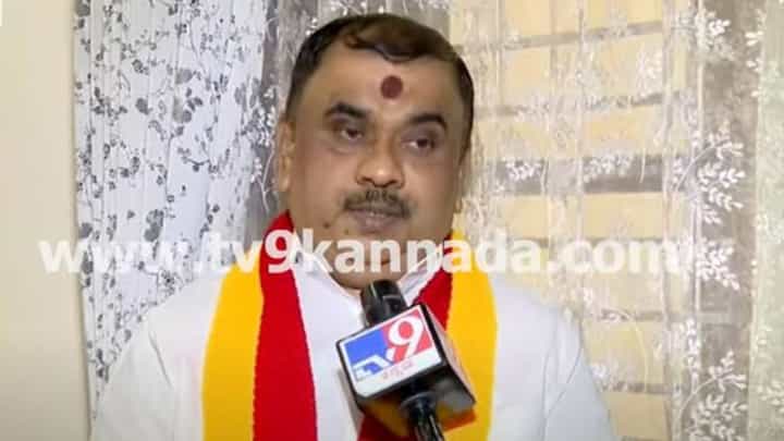 ಕನ್ನಡ ಭಾಷೆಯ ಬಗ್ಗೆ ಮಾತಾಡಲು ಕಮಲ್ ಹಾಸನ್ಗೆ ಇರೋ ಯೋಗ್ಯತೆಯಾದರೂ ಏನು? ನಾರಾಯಣಗೌಡ, ಕರವೇ ಕನ್ನಡ ಭಾಷೆಯ ಬಗ್ಗೆ ಮಾತಾಡಲು ಕಮಲ್ ಹಾಸನ್ಗೆ ಇರೋ ಯೋಗ್ಯತೆಯಾದರೂ ಏನು? ನಾರಾಯಣಗೌಡ, ಕರವೇ