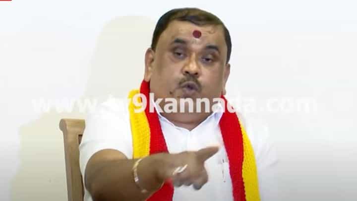 ಕಮಲ್ ಹಾಸನ್ ಸಿನಿಮಾವೇನಾದರೂ ಬಿಡುಗಡೆ ಮಾಡಿದರೆ ಥೇಟರ್ಗಳಿಗೆ ಬೆಂಕಿ ಹಾಕ್ತೀವಿ: ಟಿಎ ನಾರಾಯಣಗೌಡ, ಕರವೇ ಕಮಲ್ ಹಾಸನ್ ಸಿನಿಮಾವೇನಾದರೂ ಬಿಡುಗಡೆ ಮಾಡಿದರೆ ಥೇಟರ್ಗಳಿಗೆ ಬೆಂಕಿ ಹಾಕ್ತೀವಿ: ಟಿಎ ನಾರಾಯಣಗೌಡ, ಕರವೇ