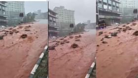 Udupi Rains: ಉಡುಪಿಯಲ್ಲಿ ಮಳೆ ಆರ್ಭಟ: ಮಣಿಪಾಲ ರಸ್ತೆಯಲ್ಲಿ ಪ್ರವಾಹ Udupi Rains: ಉಡುಪಿಯಲ್ಲಿ ಮಳೆ ಆರ್ಭಟ: ಮಣಿಪಾಲ ರಸ್ತೆಯಲ್ಲಿ ಪ್ರವಾಹ