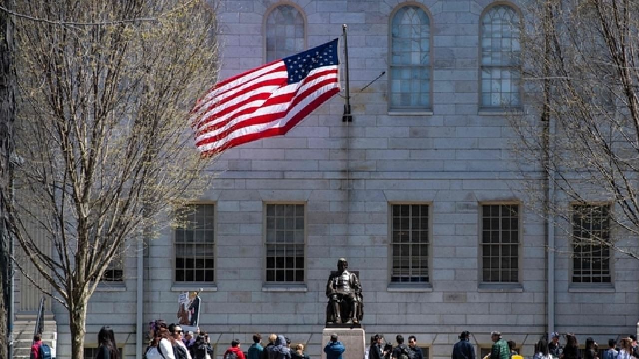 ತರಗತಿಗೆ ಹಾಜರಾಗದಿದ್ದರೆ ತಕ್ಷಣ ವೀಸಾ ರದ್ದು; ಭಾರತೀಯ, ವಿದೇಶಿ ವಿದ್ಯಾರ್ಥಿಗಳಿಗೆ ಅಮೆರಿಕ ಎಚ್ಚರಿಕೆ
