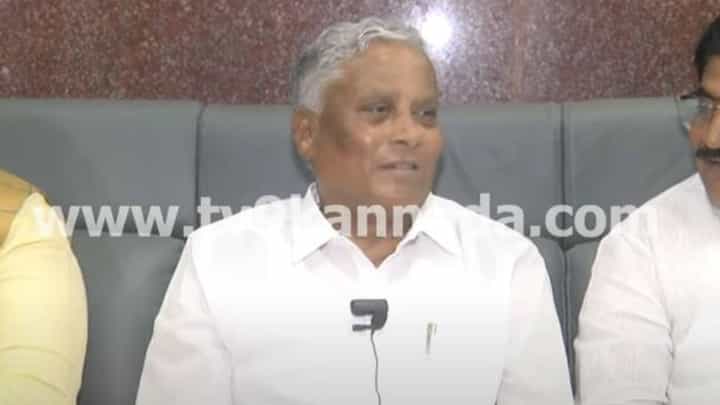ಕುಟುಂಬದಲ್ಲಿ ನಡೆದ ಕಹಿಘಟನೆ ಮಲ್ಲಿಕಾರ್ಜುನ ಖರ್ಗೆ ಅವರನ್ನು ಹತಾಷೆಗೆ ದೂಡಿರಬಹುದು: ವಿ ಸೋಮಣ್ಣ ಕುಟುಂಬದಲ್ಲಿ ನಡೆದ ಕಹಿಘಟನೆ ಮಲ್ಲಿಕಾರ್ಜುನ ಖರ್ಗೆ ಅವರನ್ನು ಹತಾಷೆಗೆ ದೂಡಿರಬಹುದು: ವಿ ಸೋಮಣ್ಣ