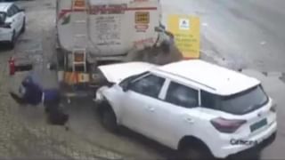 ನದಿಯಲ್ಲಿ ಸಿಲುಕಿದ ಕಾರನ್ನು ಕ್ಷಣಾರ್ಧದಲ್ಲಿ ಹೊರತೆಗೆದ ಗಜರಾಜ, ವಿಡಿಯೋ ವೈರಲ್