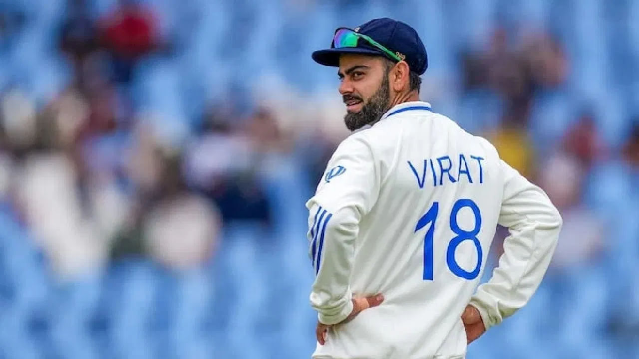 ಇತ್ತ ವಿರಾಟ್ ಕೊಹ್ಲಿ ಕಣಕ್ಕಿಳಿಯದೇ ನಿವೃತ್ತಿ ಹೊಂದಿದರೆ, ಅದರಿಂದ ಕ್ರಿಕೆಟ್ ಪ್ರೇಮಿಗಳಿಗೆ ತಪ್ಪು ಸಂದೇಶ ರವಾನೆಯಾಗುತ್ತದೆ ಎಂಬ ಆತಂಕ ಕೂಡ ಬಿಸಿಸಿಐಗೆ ಇದೆ. ಹೀಗಾಗಿ ಕೊಹ್ಲಿಯನ್ನು ಮನವೊಲಿಸಲು ಅಜಿತ್ ಅಗರ್ಕರ್ ನೇತೃತ್ವದ ಆಯ್ಕೆ ಸಮಿತಿಯು ಮುಂದಾಗಿದೆ. ಅದರಂತೆ ಇಂಗ್ಲೆಂಡ್ ವಿರುದ್ಧದ ಸರಣಿಯಲ್ಲಿ ಕಿಂಗ್ ಕೊಹ್ಲಿ ಕಣಕ್ಕಿಳಿಯುವ ಸಾಧ್ಯತೆಯನ್ನು ತಳ್ಳಿಹಾಕುವಂತಿಲ್ಲ.