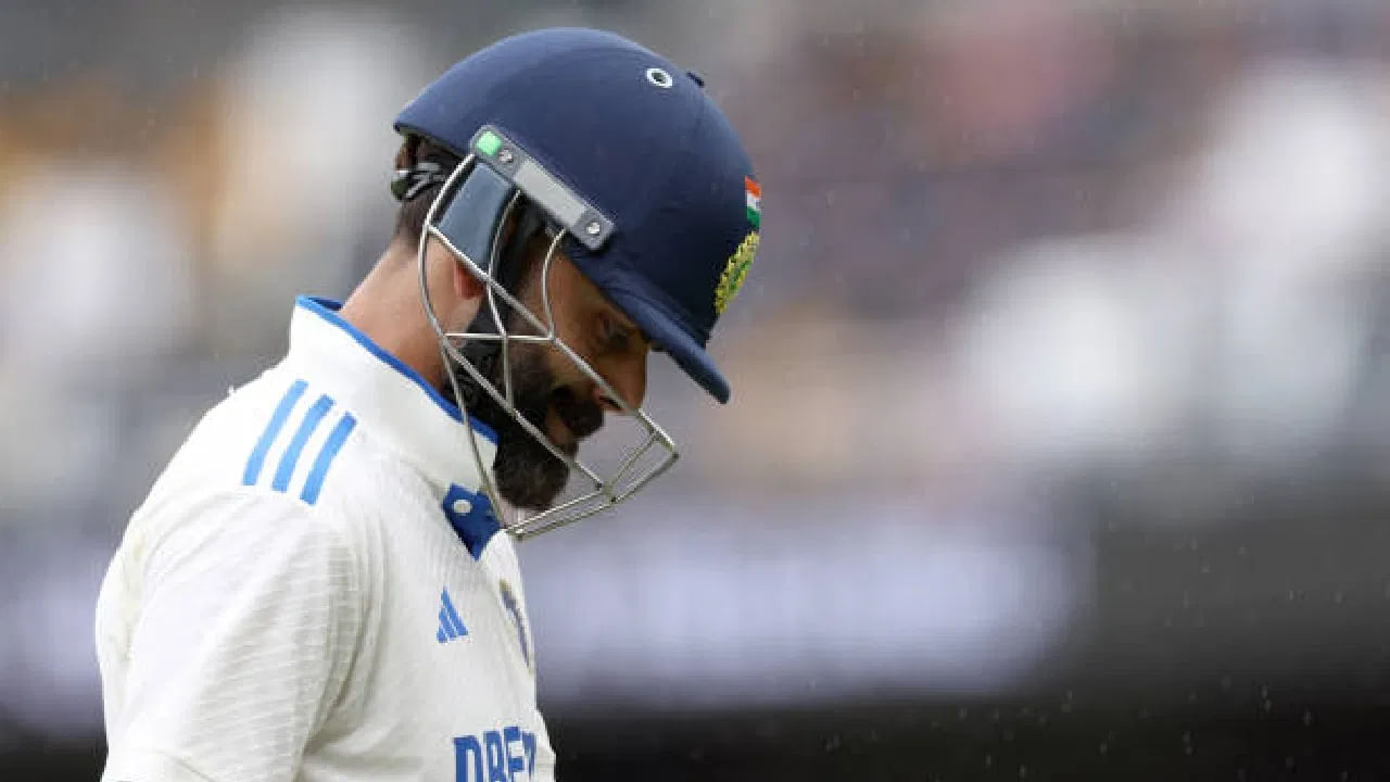 ಒಟ್ಟಿನಲ್ಲಿ ವಿರಾಟ್ ಕೊಹ್ಲಿ ನಿವೃತ್ತಿಯ ಅಂಚಿನಲ್ಲಿರುವುದಂತು ಸತ್ಯ. ಆದರೆ ಅದು ಸದ್ಯಕ್ಕೆ ಬೇಡ ಎಂಬುದು ಬಿಸಿಸಿಐನ ನಿರ್ಧಾರ. ಹೀಗಾಗಿ ಕಿಂಗ್ ಕೊಹ್ಲಿ ತಮ್ಮ ನಿರ್ಧಾರವನ್ನು ಬದಲಿಸಲಿದ್ದಾರಾ? ಅಥವಾ ಇಂಗ್ಲೆಂಡ್ ವಿರುದ್ಧದ ಸರಣಿಯ ಮೂಲಕ ವಿದಾಯ ಹೇಳಲಿದ್ದಾರಾ ಕಾದು ನೋಡಬೇಕಿದೆ.