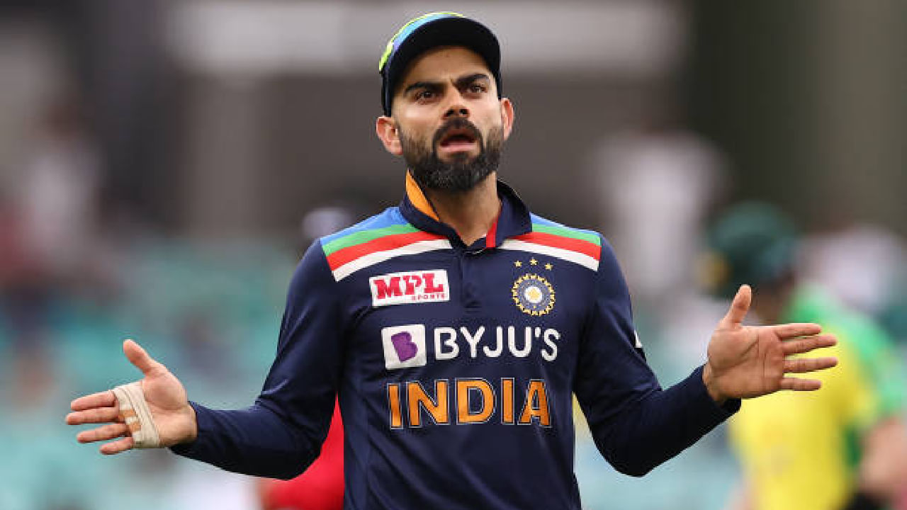 ವಿರಾಟ್ ಕೊಹ್ಲಿ (Virat Kohli) ಟಿ20ಐ ಹಾಗೂ ಟೆಸ್ಟ್ ಕ್ರಿಕೆಟ್​ಗೆ ವಿದಾಯ ಹೇಳಿದ್ದಾರೆ. ಈ ನಿವೃತ್ತಿಯ ಹೊರತಾಗಿಯೂ ಕಿಂಗ್ ಕೊಹ್ಲಿ ಏಕದಿನ ಕ್ರಿಕೆಟ್​ನಲ್ಲಿ ಮುಂದುವರೆಯುವುದಾಗಿ ತಿಳಿಸಿದ್ದಾರೆ. ಅದರಂತೆ ಮುಂದಿನ ಎರಡು ವರ್ಷಗಳಲ್ಲಿ ವಿರಾಟ್ ಕೊಹ್ಲಿ ಆಡಲಿರುವುದು ಕೇವಲ 27 ಪಂದ್ಯಗಳನ್ನು ಮಾತ್ರ.