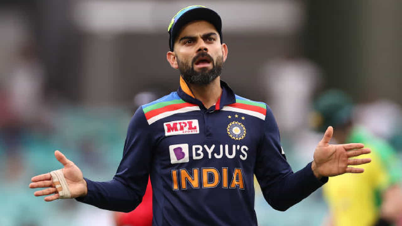 ವಿರಾಟ್ ಕೊಹ್ಲಿ (Virat Kohli) ಟಿ20ಐ ಹಾಗೂ ಟೆಸ್ಟ್ ಕ್ರಿಕೆಟ್ಗೆ ವಿದಾಯ ಹೇಳಿದ್ದಾರೆ. ಈ ನಿವೃತ್ತಿಯ ಹೊರತಾಗಿಯೂ ಕಿಂಗ್ ಕೊಹ್ಲಿ ಏಕದಿನ ಕ್ರಿಕೆಟ್ನಲ್ಲಿ ಮುಂದುವರೆಯುವುದಾಗಿ ತಿಳಿಸಿದ್ದಾರೆ. ಅದರಂತೆ ಮುಂದಿನ ಎರಡು ವರ್ಷಗಳಲ್ಲಿ ವಿರಾಟ್ ಕೊಹ್ಲಿ ಆಡಲಿರುವುದು ಕೇವಲ 27 ಪಂದ್ಯಗಳನ್ನು ಮಾತ್ರ.
