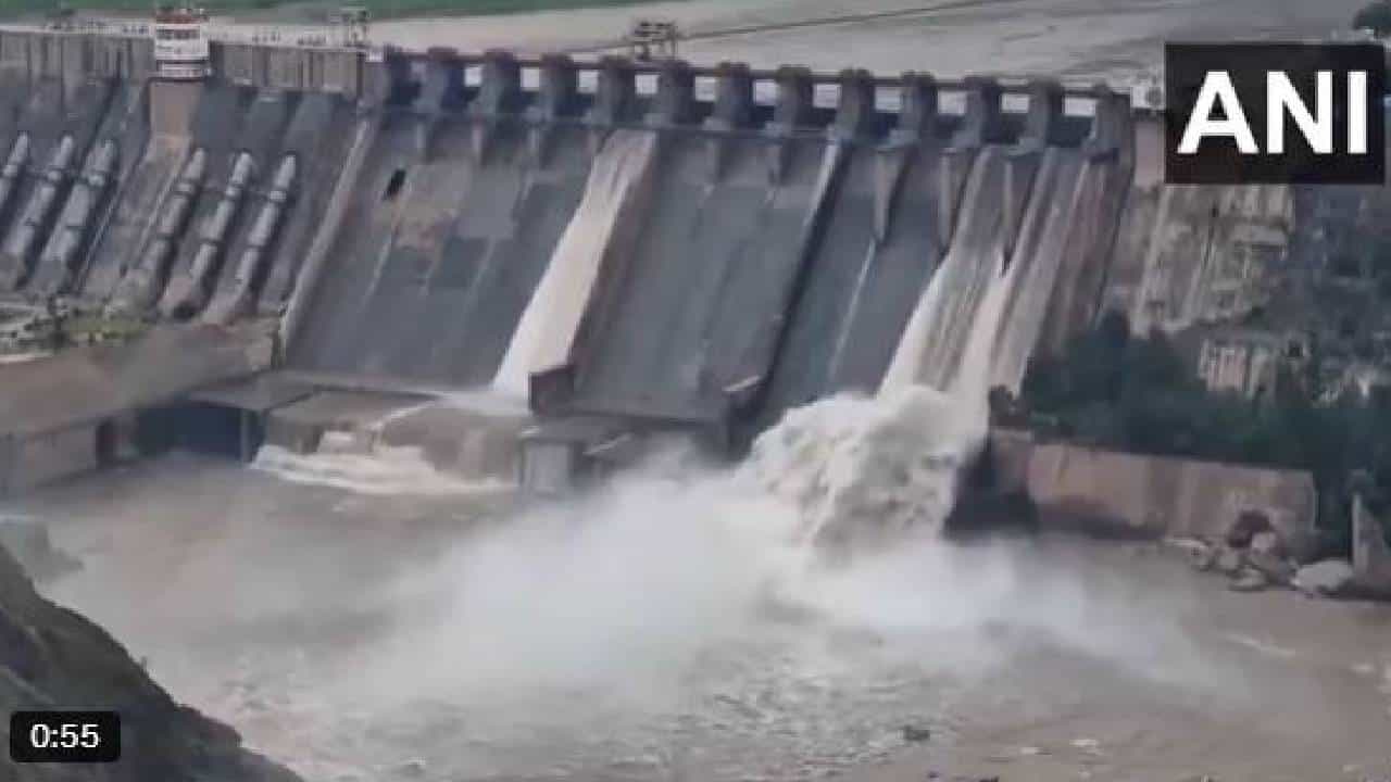 ನೀರಿಲ್ಲದೆ ಬರಿದಾಗಿದ್ದ ಪಾಕ್​ಗೆ ಸಲಾಲ್, ಬಾಗ್ಲಿಹಾರ್ ಅಣೆಕಟ್ಟಿನಿಂದ ನೀರು ಬಿಟ್ಟ ಭಾರತ, ಈಗ ಪ್ರವಾಹ ಭೀತಿ