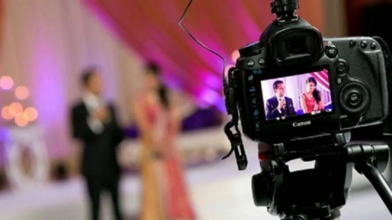 ಮದುವೆಯಲ್ಲಿ ತನ್ನ ಬಗ್ಗೆ ವಿಚಾರಿಸಿಲ್ಲ ಎಂದು ಕೋಪಗೊಂಡ ಫೋಟೋಗ್ರಾಫರ್ ಮಾಡಿದ್ದೇನು ಗೊತ್ತಾ? ಮದುವೆಯಲ್ಲಿ ತನ್ನ ಬಗ್ಗೆ ವಿಚಾರಿಸಿಲ್ಲ ಎಂದು ಕೋಪಗೊಂಡ ಫೋಟೋಗ್ರಾಫರ್ ಮಾಡಿದ್ದೇನು ಗೊತ್ತಾ?