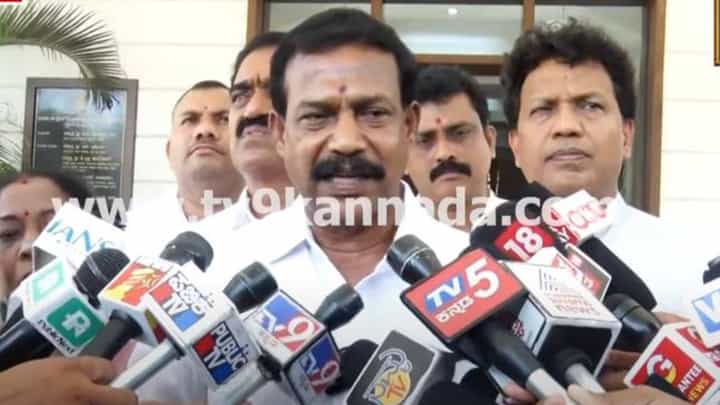 ದಕ ಜಿಲ್ಲೆಯಲ್ಲಿ ಶಾಂತಿ ನೆಲೆಸಲು ಪೊಲೀಸ್ ಅಧಿಕಾರಿಗಳು ಅಭಿಪ್ರಾಯಗಳನ್ನು ಕೇಳಿದ್ದಾರೆ: ಸತೀಶ್ ಕುಂಪಲ ದಕ ಜಿಲ್ಲೆಯಲ್ಲಿ ಶಾಂತಿ ನೆಲೆಸಲು ಪೊಲೀಸ್ ಅಧಿಕಾರಿಗಳು ಅಭಿಪ್ರಾಯಗಳನ್ನು ಕೇಳಿದ್ದಾರೆ: ಸತೀಶ್ ಕುಂಪಲ