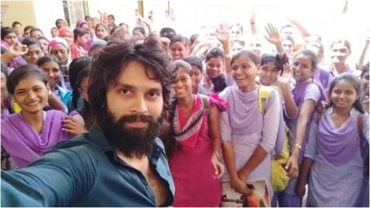 ‘ಕಾಲವೇ ಮೋಸಗಾರ’ ಚಿತ್ರಕ್ಕಾಗಿ ವಿದ್ಯಾರ್ಥಿಗಳ ಬಳಿ ತೆರಳಿದ ಭರತ್ ಸಾಗರ್