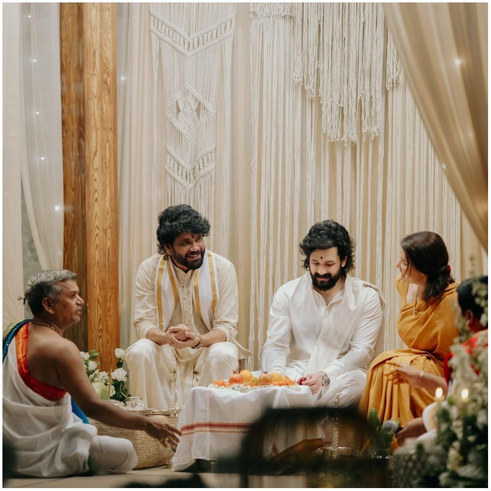 ಅಖಿಲ್ ಮತ್ತು ಝೈನಬ್ ರೌಜಿ ಹಲವು ವರ್ಷಗಳಿಂದ ಪ್ರೀತಿಯಲ್ಲಿ ಇದ್ದರು. ನಾಗ ಚೈತನ್ಯ ವಿವಾಹಕ್ಕೂ ಮೊದಲು ಅಂದರೆ ಕಳೆದ ವರ್ಷ ನವೆಂಬರ್ ತಿಂಗಳಲ್ಲಿ ಇಬ್ಬರೂ ನಿಶ್ಚಿತಾರ್ಥ ಮಾಡಿಕೊಂಡರು. ಈಗ ಇಬ್ಬರ ಕುಟುಂಬದವರ ಸಮ್ಮುಖದಲ್ಲಿ ಸರಳವಾಗಿ ವಿವಾಹ ಆಗಿದ್ದಾರೆ.
