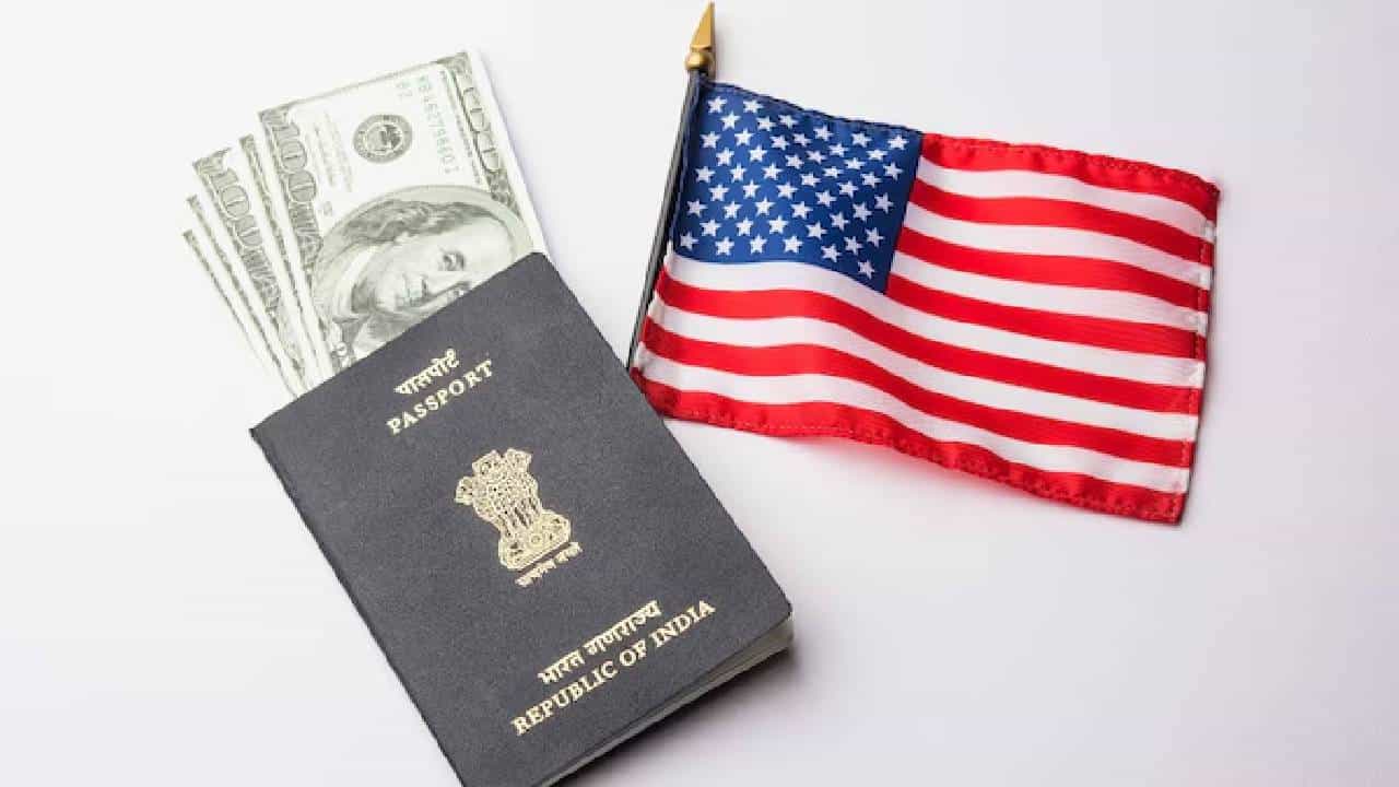 US Visa: ಅಮೆರಿಕ ವೀಸಾ ಬೇಕೆಂದರೆ ಈ ನಿಯಮ ಕಡ್ಡಾಯ, ನಿಮ್ಮ ಚಟುವಟಿಕೆಗಳ ಮೇಲಿರಲಿದೆ ಟ್ರಂಪ್ ಕಣ್ಣು US Visa: ಅಮೆರಿಕ ವೀಸಾ ಬೇಕೆಂದರೆ ಈ ನಿಯಮ ಕಡ್ಡಾಯ, ನಿಮ್ಮ ಚಟುವಟಿಕೆಗಳ ಮೇಲಿರಲಿದೆ ಟ್ರಂಪ್ ಕಣ್ಣು