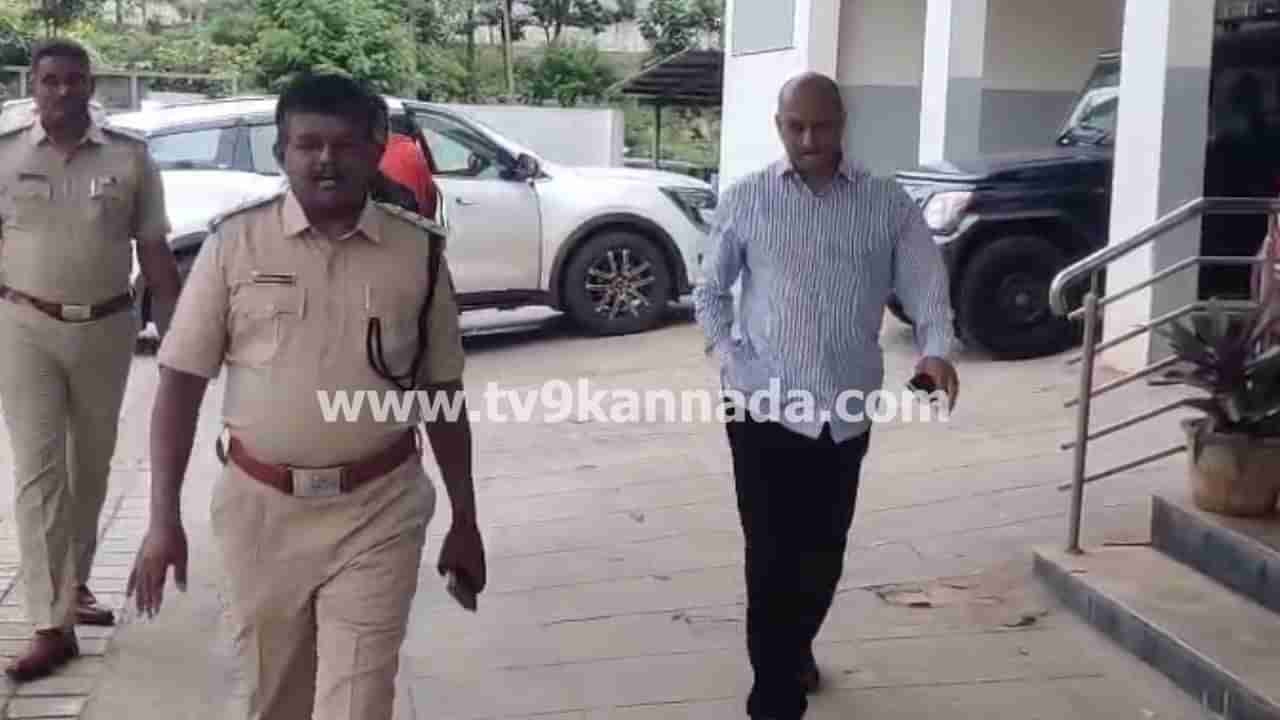 ನೆಲಮಂಗಲ: ಗಲಾಟೆ-ಹಲ್ಲೆ ಆರೋಪ, ಮಾಜಿ ಸಂಸದ ಅನಂತ್ ಕುಮಾರ್ ಹೆಗಡೆ, ಗನ್​ಮ್ಯಾನ್, ಚಾಲಕನ ವಿರುದ್ಧ ಎಫ್​ಐಆರ್