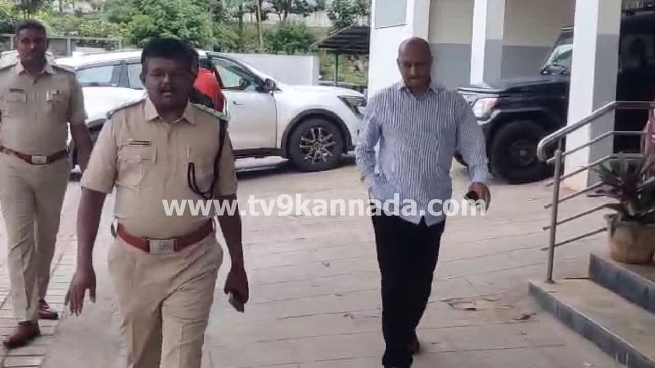 ನೆಲಮಂಗಲ: ಗಲಾಟೆ-ಹಲ್ಲೆ ಆರೋಪ, ಮಾಜಿ ಸಂಸದ ಅನಂತ್ ಕುಮಾರ್ ಹೆಗಡೆ, ಗನ್​ಮ್ಯಾನ್, ಚಾಲಕನ ವಿರುದ್ಧ ಎಫ್​ಐಆರ್