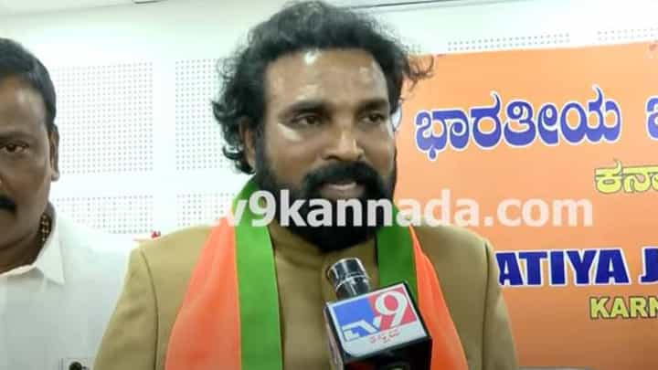 ನಾಗೇಂದ್ರ, ತುಕಾರಾಂ, ಭರತ್ ರೆಡ್ಡಿ ಮೊದಲಾದವರೆಲ್ಲ ಅಲಿಬಾಬಾ ಮತ್ತು 40 ಕಳ್ಳರ ತಂಡದಂತೆ: ಬಿ ಶ್ರೀರಾಮುಲು ನಾಗೇಂದ್ರ, ತುಕಾರಾಂ, ಭರತ್ ರೆಡ್ಡಿ ಮೊದಲಾದವರೆಲ್ಲ ಅಲಿಬಾಬಾ ಮತ್ತು 40 ಕಳ್ಳರ ತಂಡದಂತೆ: ಬಿ ಶ್ರೀರಾಮುಲು