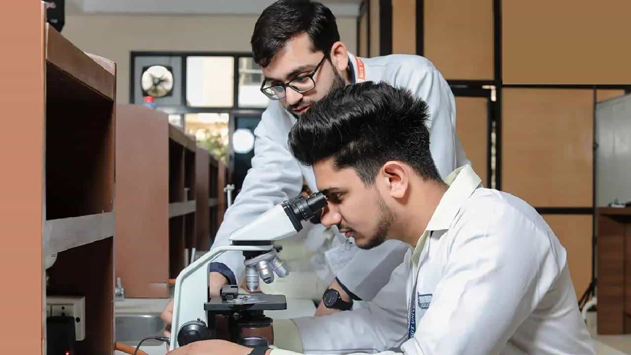 NEET UG Result 2025: NEET UG ಯಲ್ಲಿ ಕಡಿಮೆ ಅಂಕ ಬಂದಿದ್ದರೆ ಚಿಂತಿಸಬೇಕಿಲ್ಲ; BAMS ಕೋರ್ಸ್ಗೆ ಪ್ರವೇಶ ಪಡೆಯಿರಿ NEET UG Result 2025: NEET UG ಯಲ್ಲಿ ಕಡಿಮೆ ಅಂಕ ಬಂದಿದ್ದರೆ ಚಿಂತಿಸಬೇಕಿಲ್ಲ; BAMS ಕೋರ್ಸ್ಗೆ ಪ್ರವೇಶ ಪಡೆಯಿರಿ