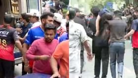 Stampede: RCB ವಿಜಯ ಸಂಭ್ರಮಾಚರಣೆ ವೇಳೆ ಸಂಭವಿಸಿದ ದುರಂತಕ್ಕೆ ಕಾರಣವೇನು? Stampede: RCB ವಿಜಯ ಸಂಭ್ರಮಾಚರಣೆ ವೇಳೆ ಸಂಭವಿಸಿದ ದುರಂತಕ್ಕೆ ಕಾರಣವೇನು?