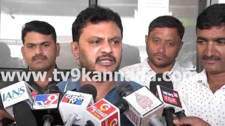 ತಮ್ಮ ವ್ಯವಹಾರಗಳ ಮೇಲೆ ವ್ಯಾಮೋಹ ಇರುವವರನ್ನು ಸಂಪುಟದಲ್ಲಿ ಮುಂದುವರಿಸುವ ಅಗತ್ಯವಿಲ್ಲ: ಬಸವರಾಜು ಶಿವಗಂಗಾ ತಮ್ಮ ವ್ಯವಹಾರಗಳ ಮೇಲೆ ವ್ಯಾಮೋಹ ಇರುವವರನ್ನು ಸಂಪುಟದಲ್ಲಿ ಮುಂದುವರಿಸುವ ಅಗತ್ಯವಿಲ್ಲ: ಬಸವರಾಜು ಶಿವಗಂಗಾ