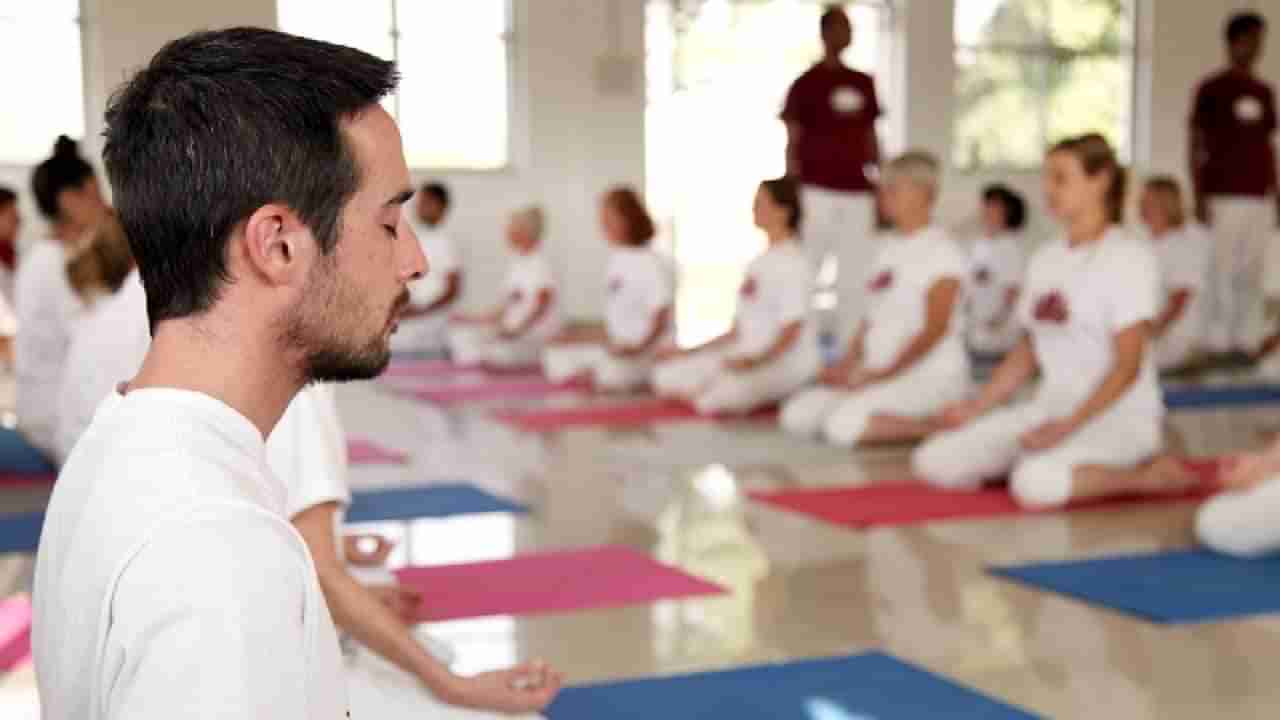 Career in Yoga: ಯೋಗದಲ್ಲಿ ವೃತ್ತಿಜೀವನ ರೂಪಿಸಿಕೊಳ್ಳುವುದು ಹೇಗೆ, ಎಷ್ಟು ಕೋರ್ಸ್‌ಗಳಿವೆ?
