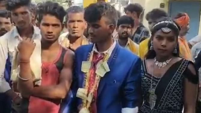 ಸಿಂಧೂರ ಹಚ್ಚುವಾಗ ವರನ ಕೈ ನಡುಗಿತ್ತೆಂದು ಮದುವೆ ಬೇಡ ಎಂದ ವಧು ಸಿಂಧೂರ ಹಚ್ಚುವಾಗ ವರನ ಕೈ ನಡುಗಿತ್ತೆಂದು ಮದುವೆ ಬೇಡ ಎಂದ ವಧು