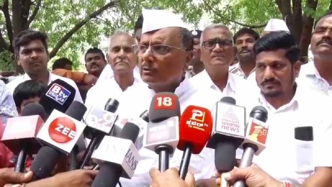 17 ಕೋಟಿ ರೂ. ಮಾಹಿತಿ ಇಲ್ಲ: ಮತ್ತೊಂದು ಬಾಂಬ್ ಸಿಡಿಸಿದ ಬಿಆರ್ ಪಾಟೀಲ್ 17 ಕೋಟಿ ರೂ. ಮಾಹಿತಿ ಇಲ್ಲ: ಮತ್ತೊಂದು ಬಾಂಬ್ ಸಿಡಿಸಿದ ಬಿಆರ್ ಪಾಟೀಲ್