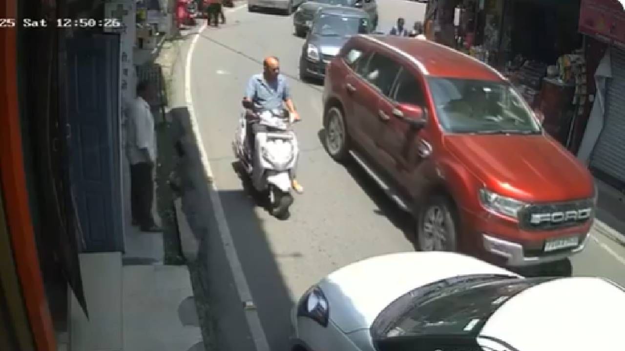 Video: ಕಿರಿದಾದ ರಸ್ತೆಯಲ್ಲಿ ಚಾಲಕರ ಆಲೋಚನೆ ದೊಡ್ಡದಿರಲಿ