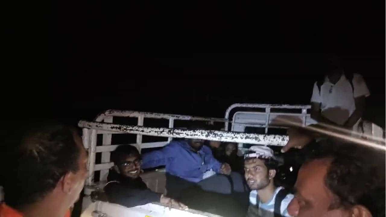 ಚಾರಣಕ್ಕೆಂದು ಹೋಗಿ ಕಾಡಿನಲ್ಲಿ ದಾರಿ ತಪ್ಪಿಸಿಕೊಂಡ ಮೆಡಿಕಲ್​ ವಿದ್ಯಾರ್ಥಿಗಳು: ಮುಂದೇನಾಯ್ತು?