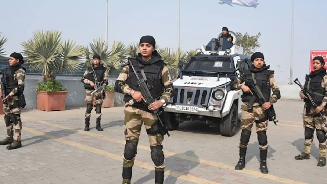 CISF Recruitment 2025: CISF ನಲ್ಲಿ 400 ಹುದ್ದೆಗಳಿಗೆ ನೇಮಕಾತಿ, ಜೂನ್ 6ರೊಳಗೆ ಅರ್ಜಿ ಸಲ್ಲಿಸಿ CISF Recruitment 2025: CISF ನಲ್ಲಿ 400 ಹುದ್ದೆಗಳಿಗೆ ನೇಮಕಾತಿ, ಜೂನ್ 6ರೊಳಗೆ ಅರ್ಜಿ ಸಲ್ಲಿಸಿ