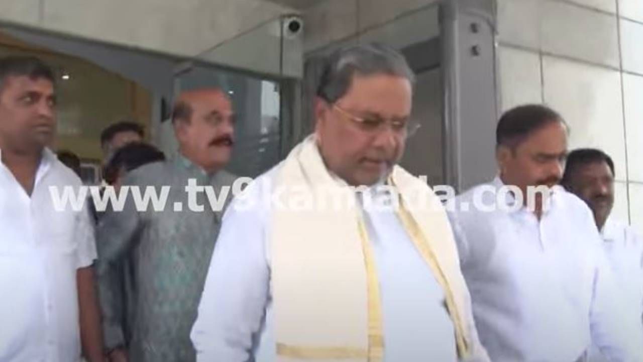 ದೆಹಲಿಯಲ್ಲಿ ಎಐಸಿಸಿ ಪ್ರಧಾನ ಕಾರ್ಯದರ್ಶಿ ವೇಣುಗೋಪಾಲ್​ರನ್ನು ಭೇಟಿಯಾದ ಸಿದ್ದರಾಮಯ್ಯ