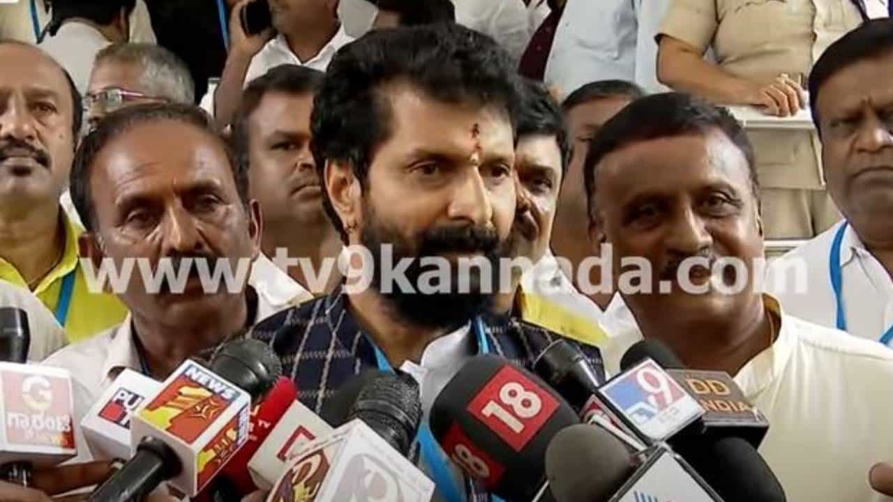 ಸಂವಿಧಾನ ಪೀಠಿಕೆ: ಆರೆಸ್ಸೆಸ್ ಪ್ರಧಾನ ಕಾರ್ಯದರ್ಶಿ ದತ್ತಾತ್ರೇಯ ಹೊಸಬಾಳೆ ಹೇಳಿದ್ರಲ್ಲಿ ತಪ್ಪೇನಿದೆ? ಸಿಟಿ ರವಿ ಸಂವಿಧಾನ ಪೀಠಿಕೆ: ಆರೆಸ್ಸೆಸ್ ಪ್ರಧಾನ ಕಾರ್ಯದರ್ಶಿ ದತ್ತಾತ್ರೇಯ ಹೊಸಬಾಳೆ ಹೇಳಿದ್ರಲ್ಲಿ ತಪ್ಪೇನಿದೆ? ಸಿಟಿ ರವಿ