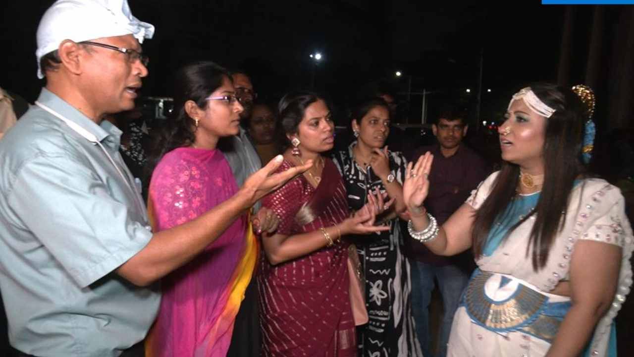 ಬೆಂಗಳೂರಲ್ಲಿ ಡ್ಯಾನ್ಸ್ ಕಾರ್ಯಕ್ರಮದ ಹೆಸರಲ್ಲಿ ವಂಚನೆ: ಸಾವಿರಾರು ರೂ ಪಡೆದು ಅವಕಾಶ ನೀಡಿದ ಮಹಿಳೆ ಬೆಂಗಳೂರಲ್ಲಿ ಡ್ಯಾನ್ಸ್ ಕಾರ್ಯಕ್ರಮದ ಹೆಸರಲ್ಲಿ ವಂಚನೆ: ಸಾವಿರಾರು ರೂ ಪಡೆದು ಅವಕಾಶ ನೀಡಿದ ಮಹಿಳೆ