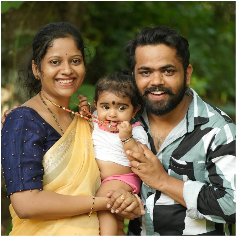 ಧನರಾಜ್ ಅವರು ಬಿಗ್ ಬಾಸ್​ಗೆ ಬರುವ ಕೆಲವೇ ದಿನ ಮೊದಲು ಹೆಣ್ಣು ಮಗು ಜನಿಸಿತ್ತು. ದೊಡ್ಮನೆಗೆ ಬಂದ ಬಳಿಕ ಅವರು ಮಗಳನ್ನು ಸಾಕಷ್ಟು ಮಿಸ್ ಮಾಡಿಕೊಂಡರು. ಈಗ ಇವರು ಹಾಯಾಗಿ ಸಂಸಾರ ನಡೆಸುತ್ತಿದ್ದಾರೆ.