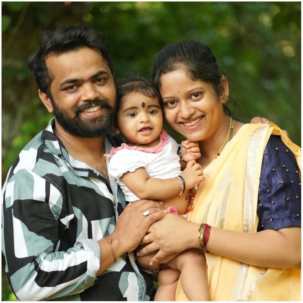 ಧನರಾಜ್ ಅವರು ಯೂಟ್ಯೂಬ್ ಮೂಲಕ ಫೇಮಸ್ ಆದವರು. ಅವರಿಗೆ ಸಾಕಷ್ಟು ಜನಪ್ರಿಯತೆ ಸಿಕ್ಕಿದೆ. ‘ಬಿಗ್ ಬಾಸ್’ ಅವರ ಖ್ಯಾತಿಯನ್ನು ಮತ್ತಷ್ಟು ಹೆಚ್ಚಿಸಿದೆ. ಈಗ ಅವರ ಯೂಟ್ಯೂಬ್ ವಿಡಿಯೋಗಳಿಗೆ ಲಕ್ಷಾಂತರ ವೀವ್ಸ್ ಬರುತ್ತವೆ.