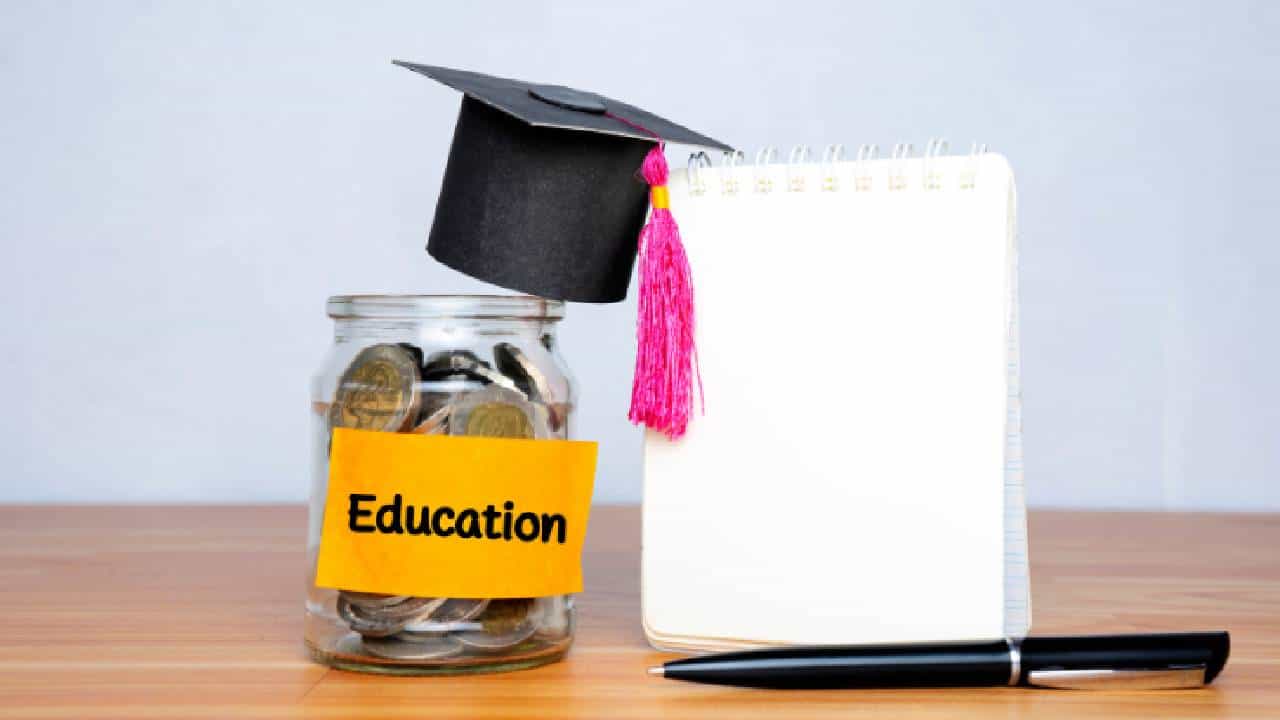 Education Loan: ಡಿಪ್ಲೊಮಾ ಕೋರ್ಸ್ಗೆ ಎಷ್ಟು ಶಿಕ್ಷಣ ಸಾಲ ಪಡೆಯಬಹುದು? ಮರುಪಾವತಿ ವಿಧಾನ ಹೇಗೆ? Education Loan: ಡಿಪ್ಲೊಮಾ ಕೋರ್ಸ್ಗೆ ಎಷ್ಟು ಶಿಕ್ಷಣ ಸಾಲ ಪಡೆಯಬಹುದು? ಮರುಪಾವತಿ ವಿಧಾನ ಹೇಗೆ?