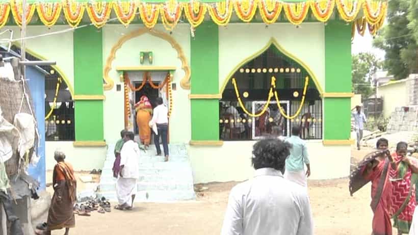 ದೇಗುಲ ತೆಗೆದು ದರ್ಗಾ ನಿರ್ಮಾಣ: ದರ್ಗಾಕ್ಕೆ ಹಿಂದೂ ವ್ಯಕ್ತಿ ಹೆಸರು ನಾಮಕರಣ, ಭಾವೈಕ್ಯತೆ ಸಮ್ಮಿಲನ!