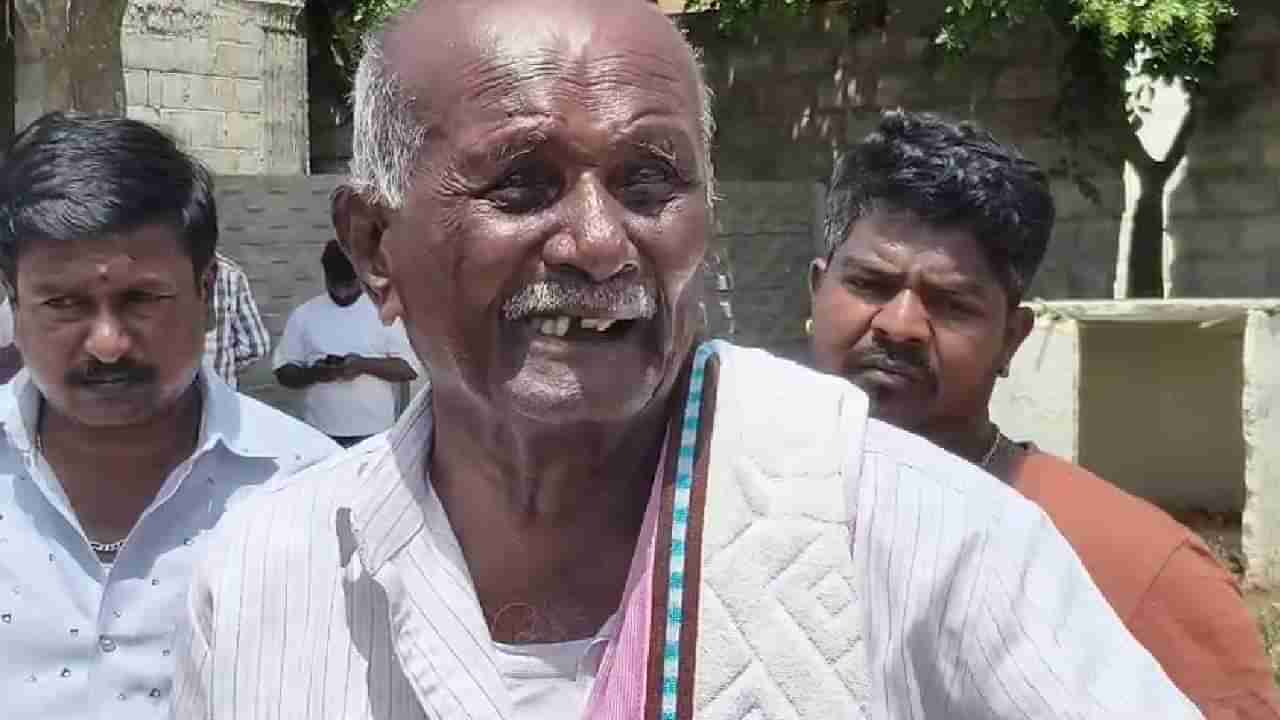 ಜೀವಂತ ವ್ಯಕ್ತಿಯ ನಕಲಿ ಡೆತ್ ಸರ್ಟಿಫಿಕೇಟ್ ಸೃಷ್ಟಿಸಿ ಜಮೀನು ಕಬಳಿಕೆ: ಪತ್ನಿ ಸಮಾಧಿ ಮುಂದೆ ನಿಂತು ಗೋಳಾಡಿದ ರೈತ