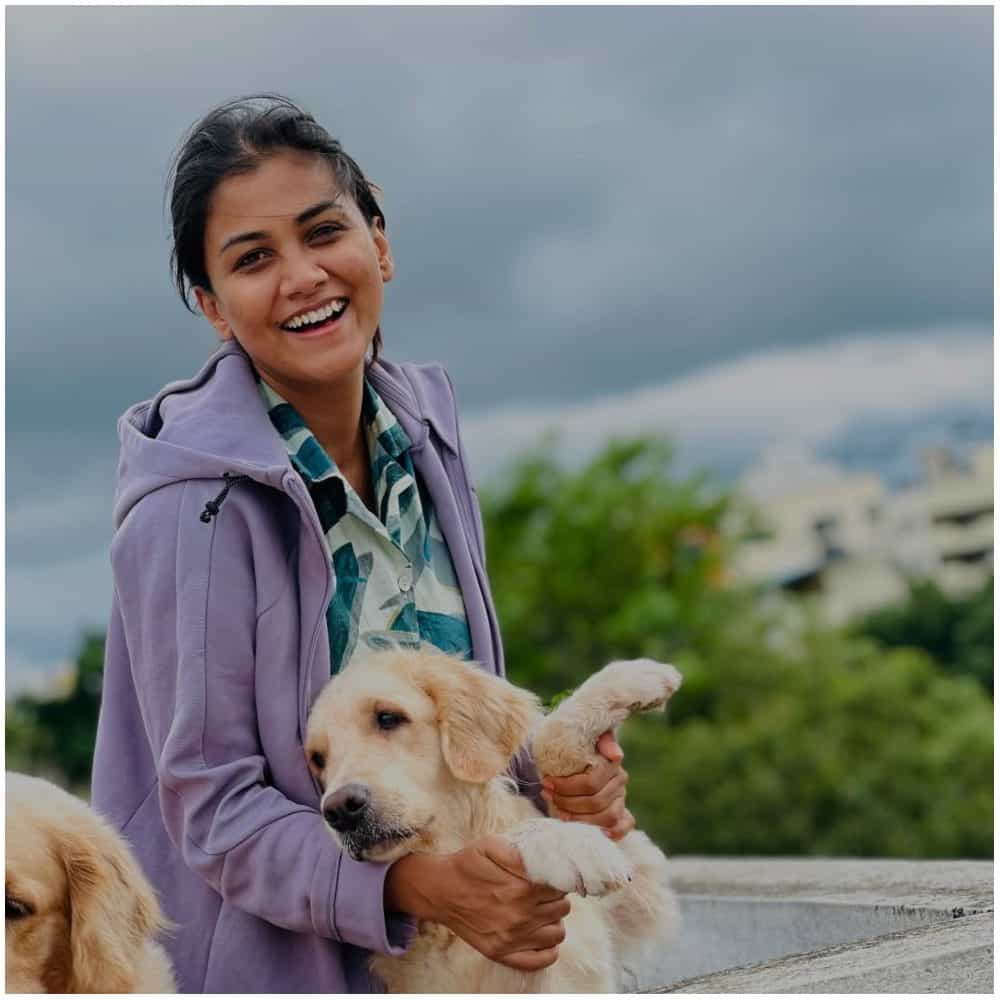 ಗೌತಮಿ ಜಾಧವ್ ಅವರು ಸದಾ ನಗು ಮೊಗದಲ್ಲಿ ಇರುತ್ತಾರೆ. ಪಾಸಿಟಿವಿಟಿ ಹಂಚಲು ಅವರು ಯಾವಾಗಲೂ ಬಯಸುತ್ತಾರೆ. ಸೋಶಿಯಲ್ ಮೀಡಿಯಾದಲ್ಲಿ ಆ್ಯಕ್ಟೀವ್ ಆಗಿರೋ ಅವರು ಆಗಾಗ ತಮ್ಮ ನೆಚ್ಚಿನ ಶ್ವಾನಗಳ ಜೊತೆ ಇರೋ ಫೋಟೋಗಳನ್ನು ಹಂಚಿಕೊಳ್ಳುತ್ತಾರೆ.