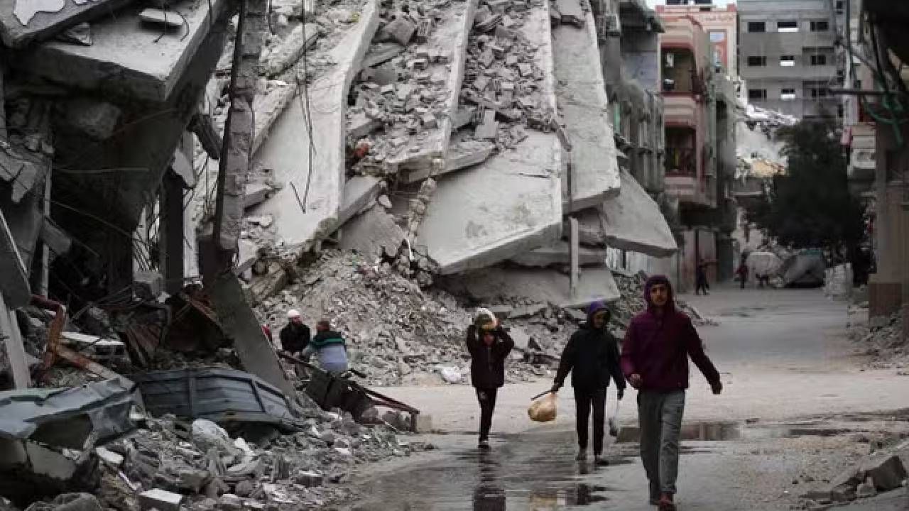 ಗಾಜಾದ ನೆರವು ಕೇಂದ್ರದ ಮೇಲೆ ಇಸ್ರೇಲ್​ನಿಂದ ಮನಬಂದಂತೆ ಗುಂಡಿನ ದಾಳಿ, 30 ಮಂದಿ ಸಾವು