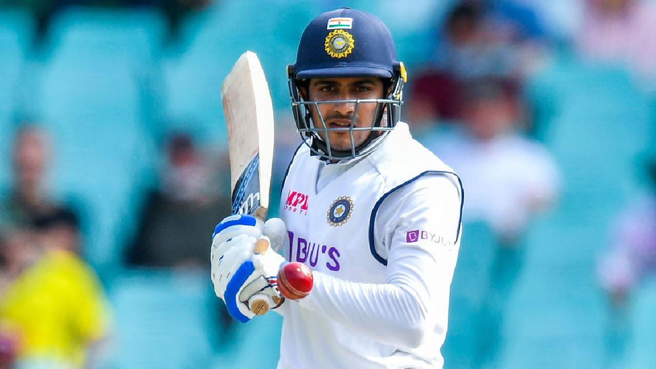 ಇದಕ್ಕೂ ಮುನ್ನ ಶುಭ್ಮನ್ ಗಿಲ್ 3ನೇ ಕ್ರಮಾಂಕದಲ್ಲಿ ಆಡುತ್ತಿದ್ದರು. ಇದೀಗ ಅವರು ನಾಲ್ಕನೇ ಕ್ರಮಾಂಕದಲ್ಲಿ ಆಡಲು ನಿರ್ಧರಿಸಿರುವುದರಿಂದ 3ನೇ ಕ್ರಮಾಂಕಕ್ಕೆ ಹೊಸ ಬ್ಯಾಟರ್ನನ್ನು ಆಯ್ಕೆ ಮಾಡಬೇಕಿದೆ. ಹೀಗಾಗಿ ಟೀಮ್ ಇಂಡಿಯಾದ ಟಾಪ್-3 ನಲ್ಲಿ ಕಾಣಿಸಿಕೊಳ್ಳುವವರು ಯಾರೆಂಬುದೇ ಈಗ ಕುತೂಹಲ.